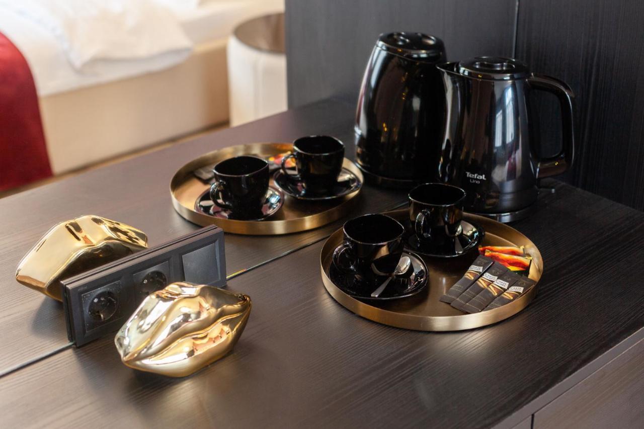 Aristo Jacuzzi Hotel Lviv Bagian luar foto
