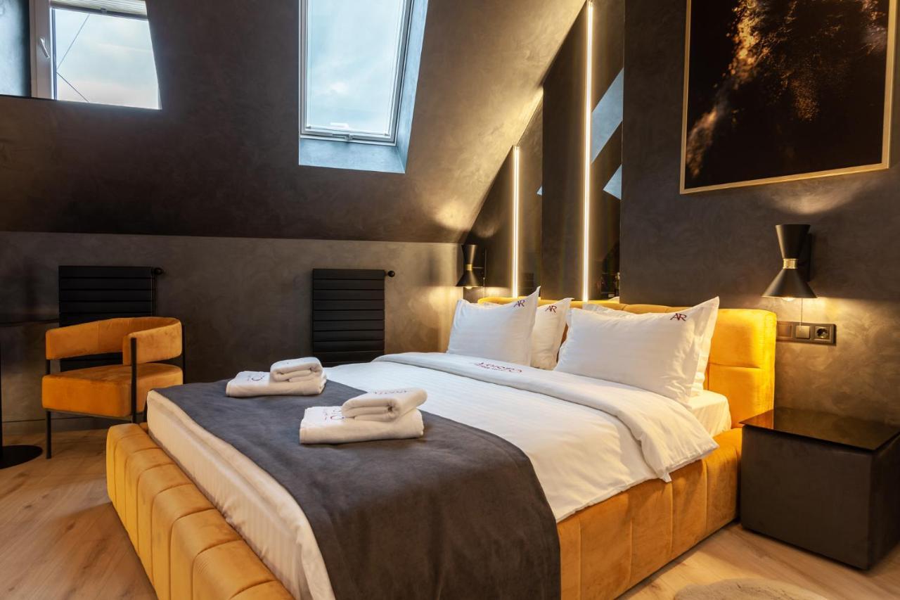 Aristo Jacuzzi Hotel Lviv Bagian luar foto